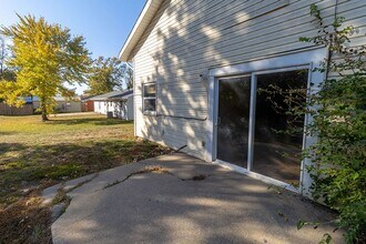 7216 N Moberly Dr-Unit -B in Columbia, MO - Building Photo - Building Photo