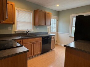 401 Fresh Meadow Rd in Norfolk, VA - Building Photo - Building Photo