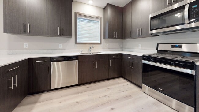 869 19th Ave SE in Minneapolis, MN - Building Photo - Building Photo