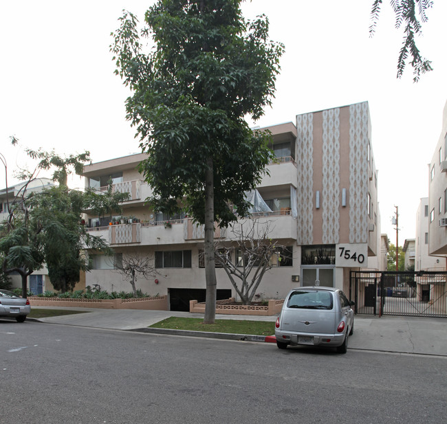 7540-7548 Hampton Ave in Los Angeles, CA - Building Photo - Building Photo