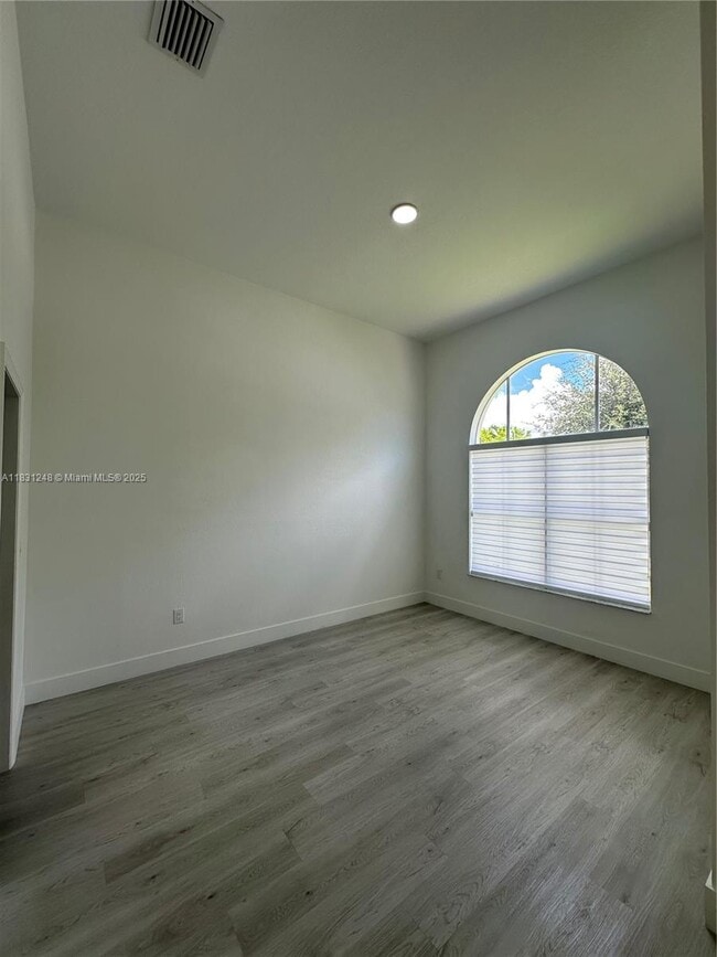 15262 SW 115th Terrace in Miami, FL - Foto de edificio - Building Photo