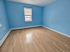 17 Hammond Pond Pkwy in Newton, MA - Building Photo - Building Photo