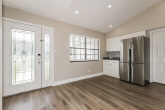 3938 King Dr in Brandon, FL - Foto de edificio - Building Photo