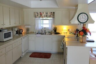 13 Oakland Hills Rd in Rotonda West, FL - Building Photo - Building Photo