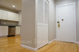 1198 Commonwealth Avenue-Unit -# 11RZ in Boston, MA - Building Photo - Building Photo