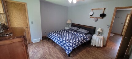 18553 Irvine Ave NW in Bemidji, MN - Building Photo - Building Photo