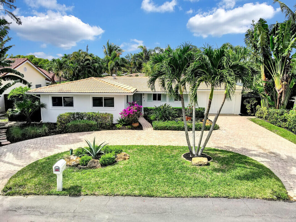 8 NE 17th St in Delray Beach, FL - Building Photo