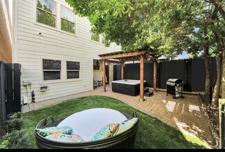 1305 Birdsall St in Houston, TX - Foto de edificio - Building Photo