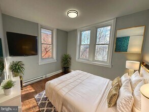 5824 Florence Ave in Philadelphia, PA - Building Photo - Building Photo