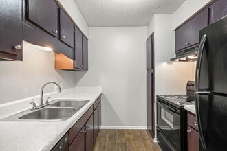 Manchester in Euless, TX - Building Photo - Interior Photo