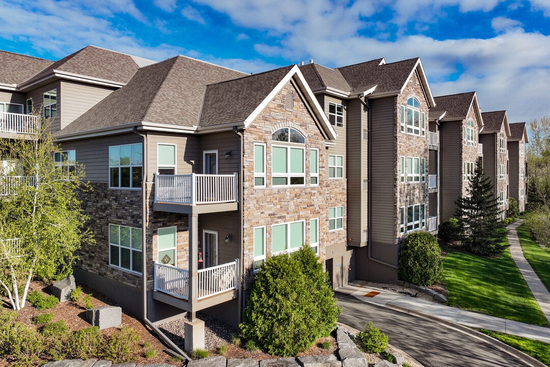 2670 Kelley Pky in Long Lake, MN - Foto de edificio