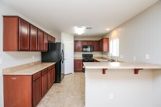 39245 N Cali Cir in Queen Creek, AZ - Building Photo - Building Photo