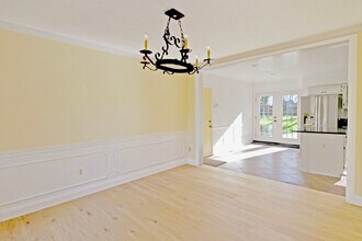 2863 Chain Bridge Rd, Unit 1 in Vienna, VA - Foto de edificio - Building Photo