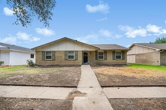 1822 Chamberlain Dr in Carrollton, TX - Building Photo - Building Photo