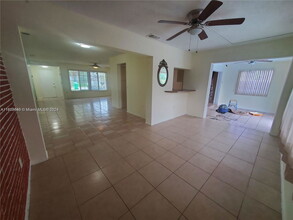 11520 NW 29th Pl in Sunrise, FL - Building Photo - Building Photo