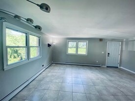 28 Kenilworth Rd in Yonkers, NY - Building Photo