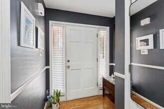 1272 S Washington St in Falls Church, VA - Building Photo - Building Photo