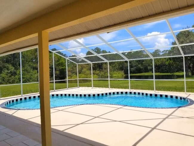 8280 Ibis St in Sarasota, FL - Foto de edificio - Building Photo