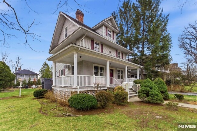 113 Oak St in Ridgewood, NJ - Building Photo - Building Photo