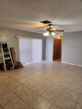 1303 Peppertree Trl, Unit Peppertree Trail in Fort Pierce, FL - Foto de edificio - Building Photo
