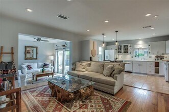 6450 Ridgemont Dr in Dallas, TX - Building Photo - Building Photo