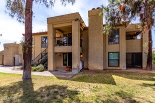 8214 N 21st Dr in Phoenix, AZ - Building Photo