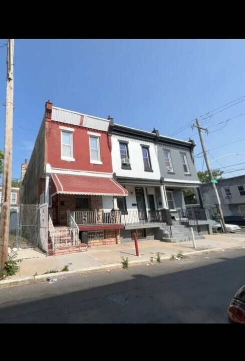 2905 N Bambrey St in Philadelphia, PA - Foto de edificio
