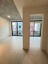 112 NW 31st St, Unit A2 in Miami, FL - Building Photo - Building Photo