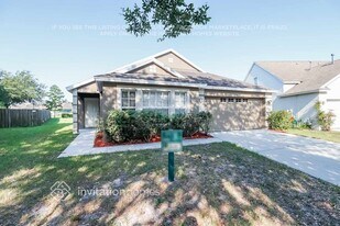 6647 Cambridge Park Dr in Apollo Beach, FL - Building Photo