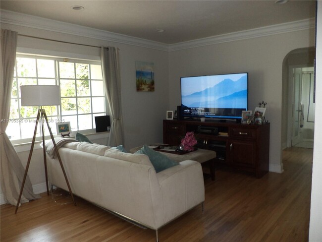 6210 SW 34th St in Miami, FL - Building Photo - Building Photo