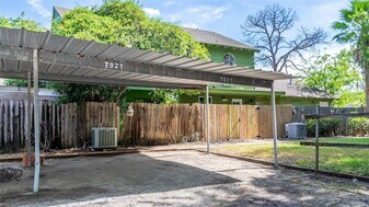 7921 Cook Rd in Houston, TX - Building Photo