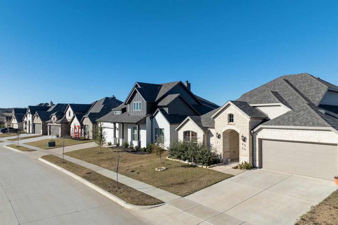 The Parks at Panchasarp Farms in Burleson, TX - Building Photo