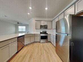 17300 Crownfield Path in Manor, TX - Building Photo - Building Photo