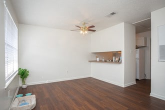 Kenilworth Ridge... A Hidden Jewel! in Baton Rouge, LA - Building Photo - Interior Photo