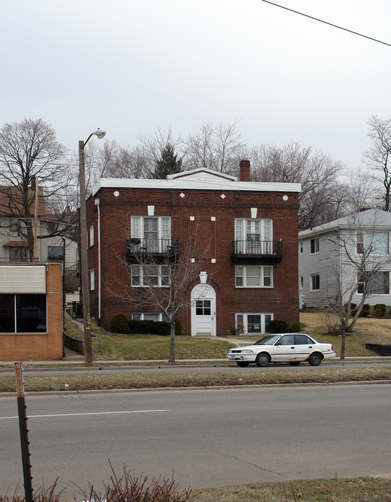 809 Kenmore Blvd in Akron, OH - Building Photo