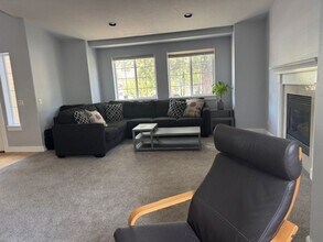 1126 NW Knoxville Blvd in Bend, OR - Building Photo - Building Photo