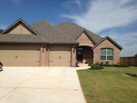 5017 Arbuckle Dr in Edmond, OK - Building Photo