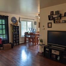 419 N Liberty St, Unit 3 in Valders, WI - Foto de edificio - Building Photo