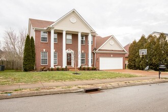 2966 Burtonwood Dr in Spring Hill, TN - Building Photo - Building Photo