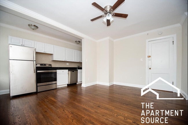 3345 N Marshfield Ave, Unit 205 in Chicago, IL - Foto de edificio - Building Photo