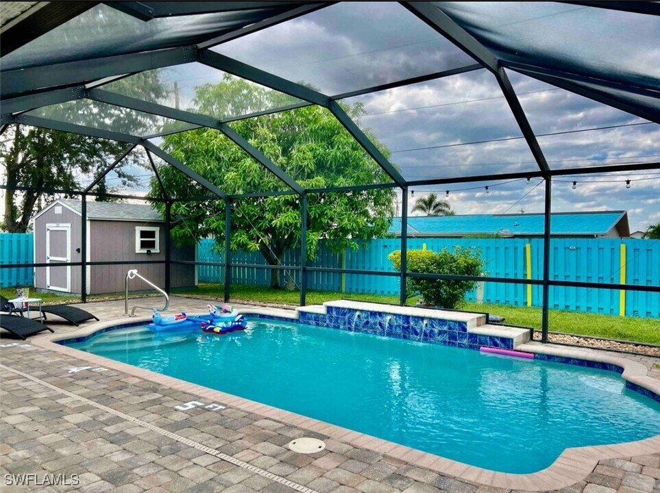 907 SE 16th Terrace in Cape Coral, FL - Building Photo