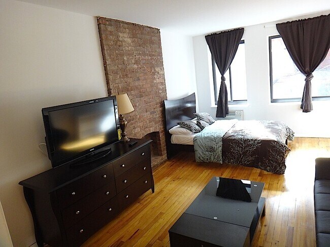 165 E 89th St in New York, NY - Building Photo - Building Photo