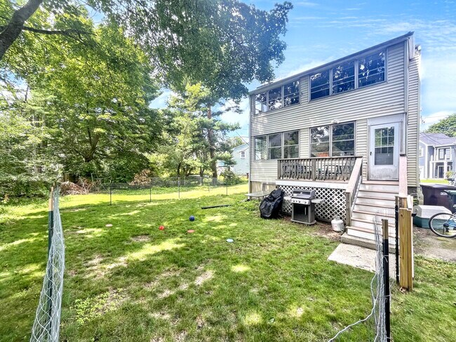 24 Stafford St, Unit 1 in Dedham, MA - Building Photo - Building Photo