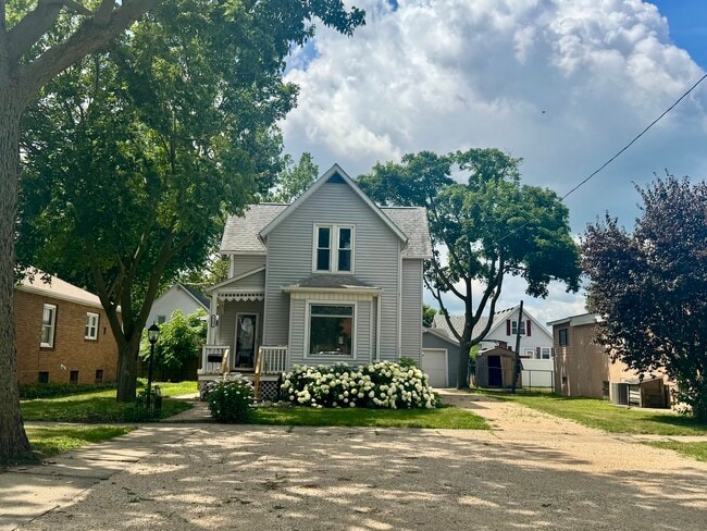 property at 315 Broadway St