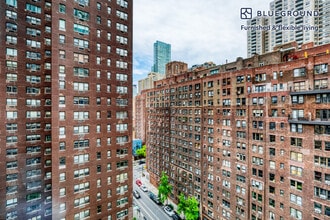 420 E 54th St in New York, NY - Building Photo - Building Photo