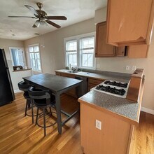 41 Atlantic Ave, Unit #2 in Marblehead, MA - Foto de edificio - Building Photo