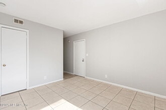 1224 W 18th St in Jacksonville, FL - Foto de edificio - Building Photo