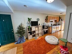 21 Symphony Rd, Unit 12 in Boston, MA - Foto de edificio - Building Photo