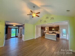 128 Coral Rutledge Dr in Mount Holly, NC - Building Photo - Building Photo