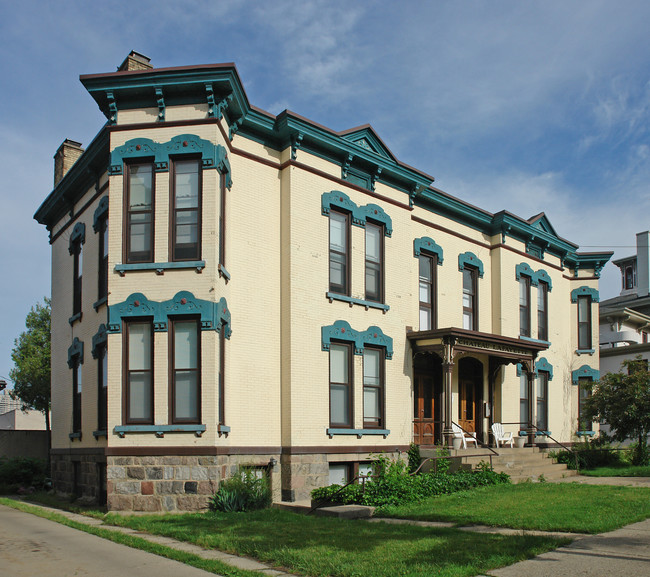 Lafayette Apartment Homes